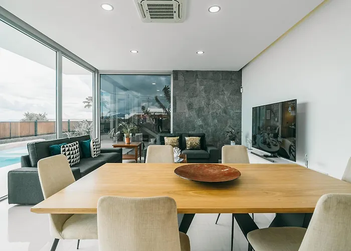 Vv Omara By Hh Willa